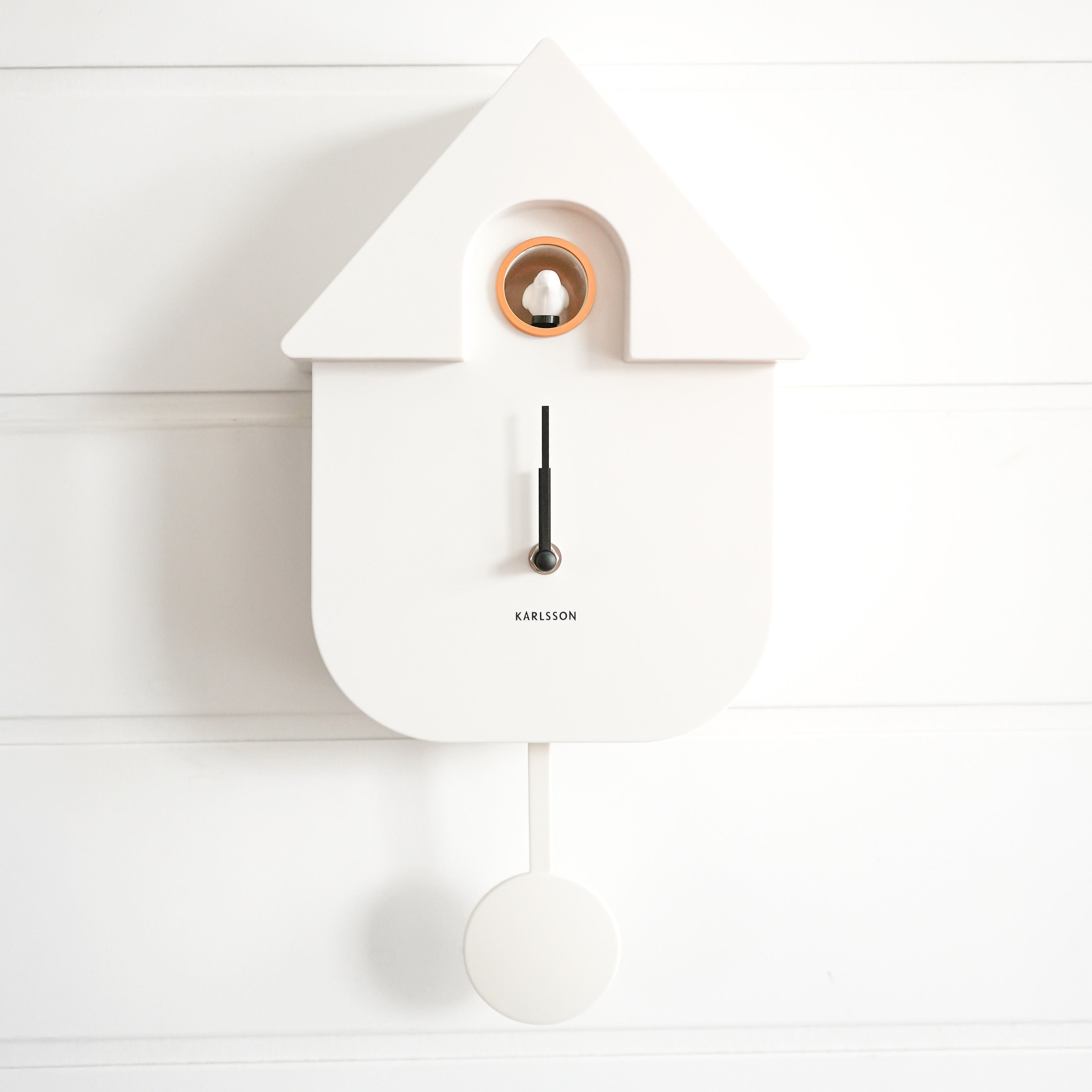 White cuckoo clock - Elegant and original design | Boutique Kozy