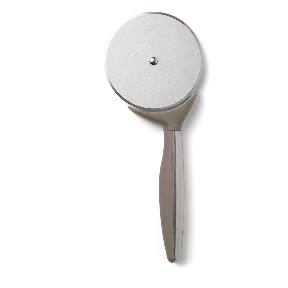 Roulette à pizza avec couvercle