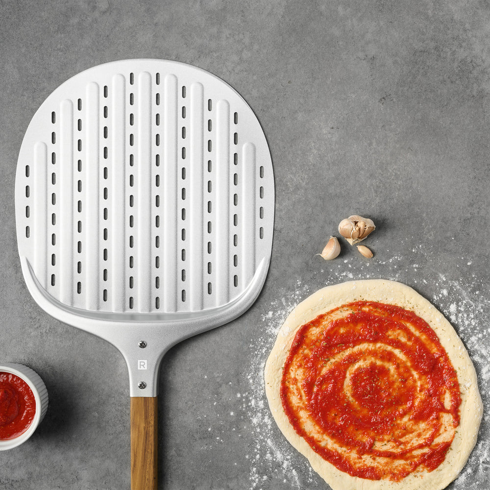 Pelle à pizza perforée||Perforated pizza peel