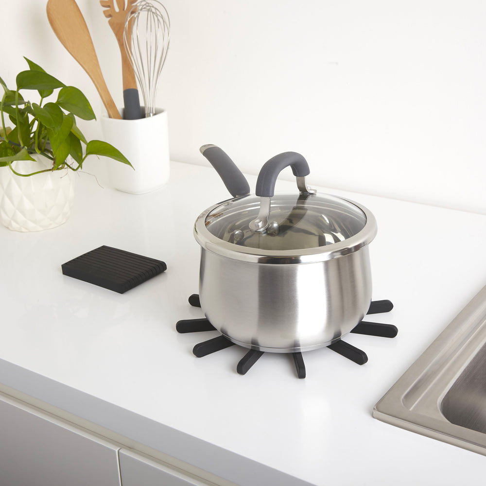 Set of trivets (2) - Fanfare