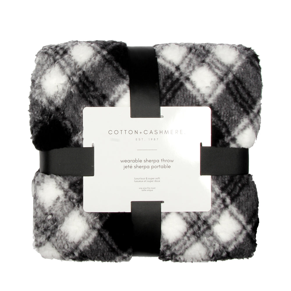 Wearable sherpa throw - Black & white