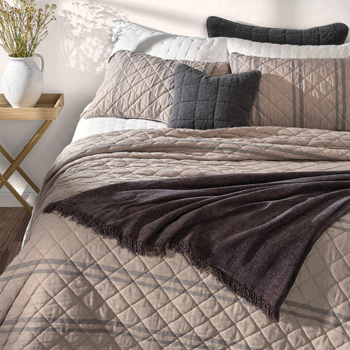 Striped quilt - Room