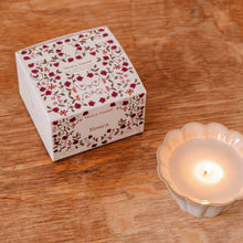 Scented candle - Rosea (4 oz)