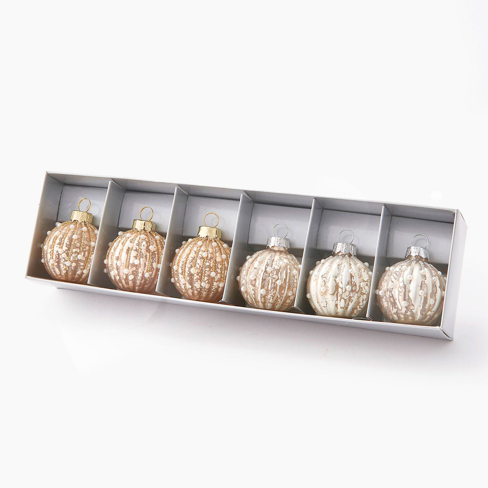 Christmas ball place cards (6)