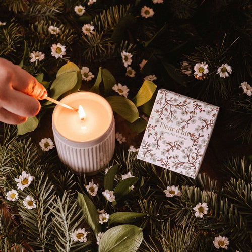 Chandelle parfumée - Fleur d'hiver (8 oz)