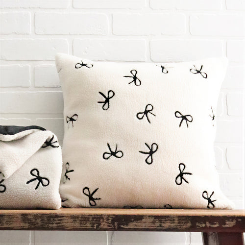 Cream cushion - Black textured loops