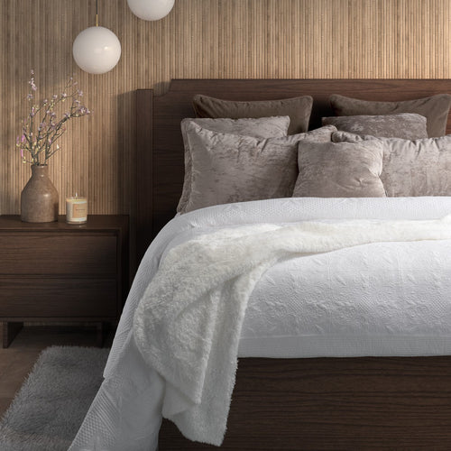 White quilt - Carmen