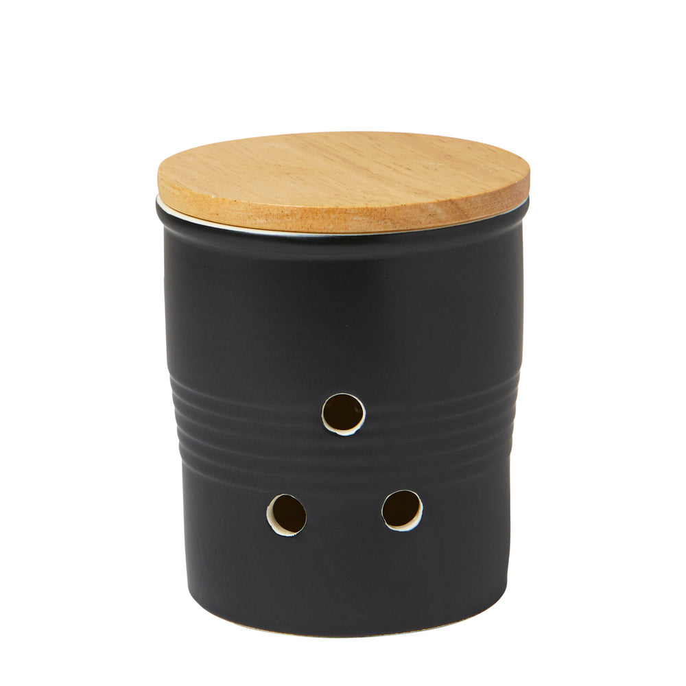 Black garlic pot with bamboo lid