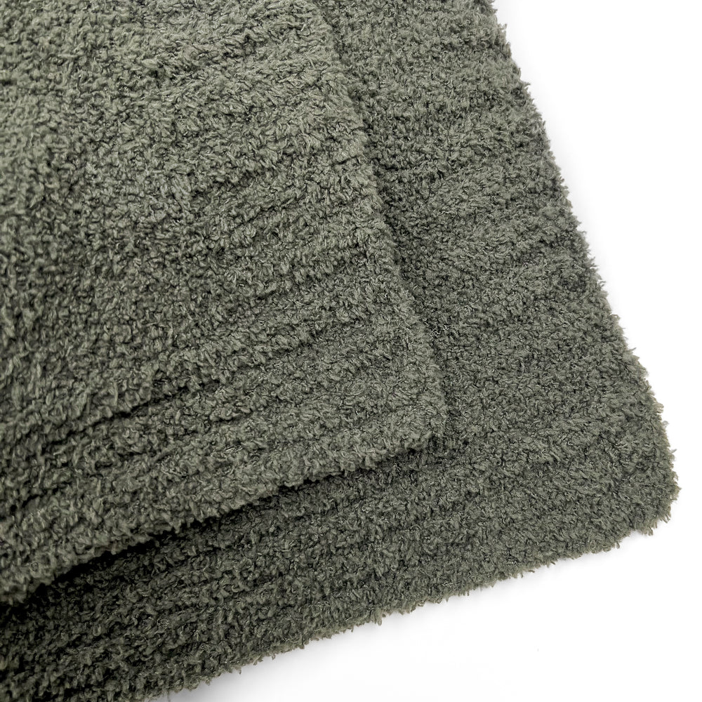 Jeté tricot deluxe - Vert bouteille||Deluxe knitted throw - Bottle green