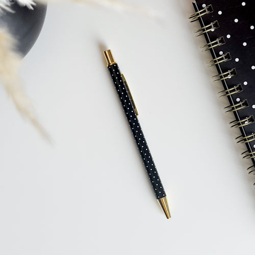 Crayon à l'encre - Pointillé noir & blanc||Pen - black & white dotted