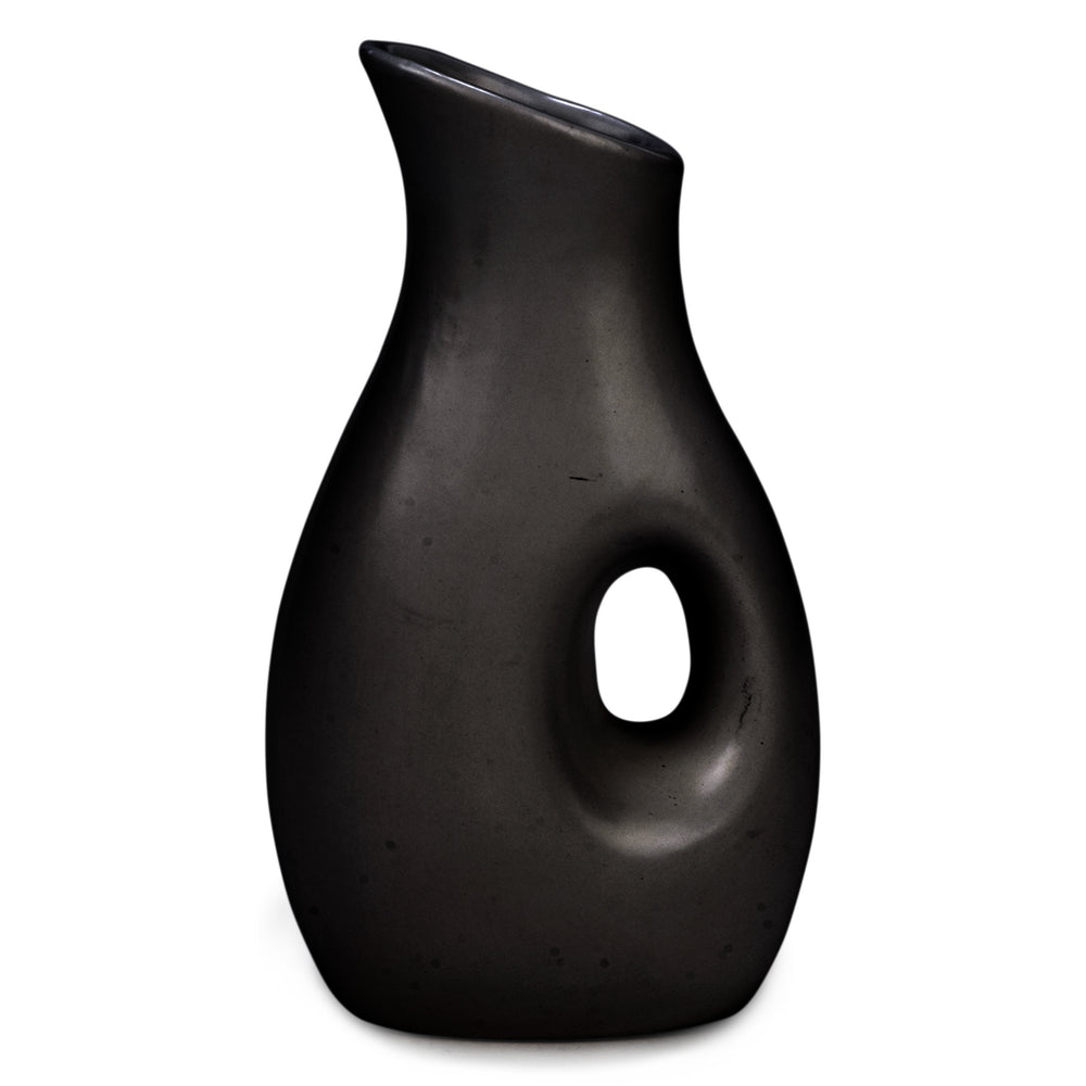 Vase noir - Forme de pichet