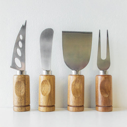 Set of 4 cheese knives