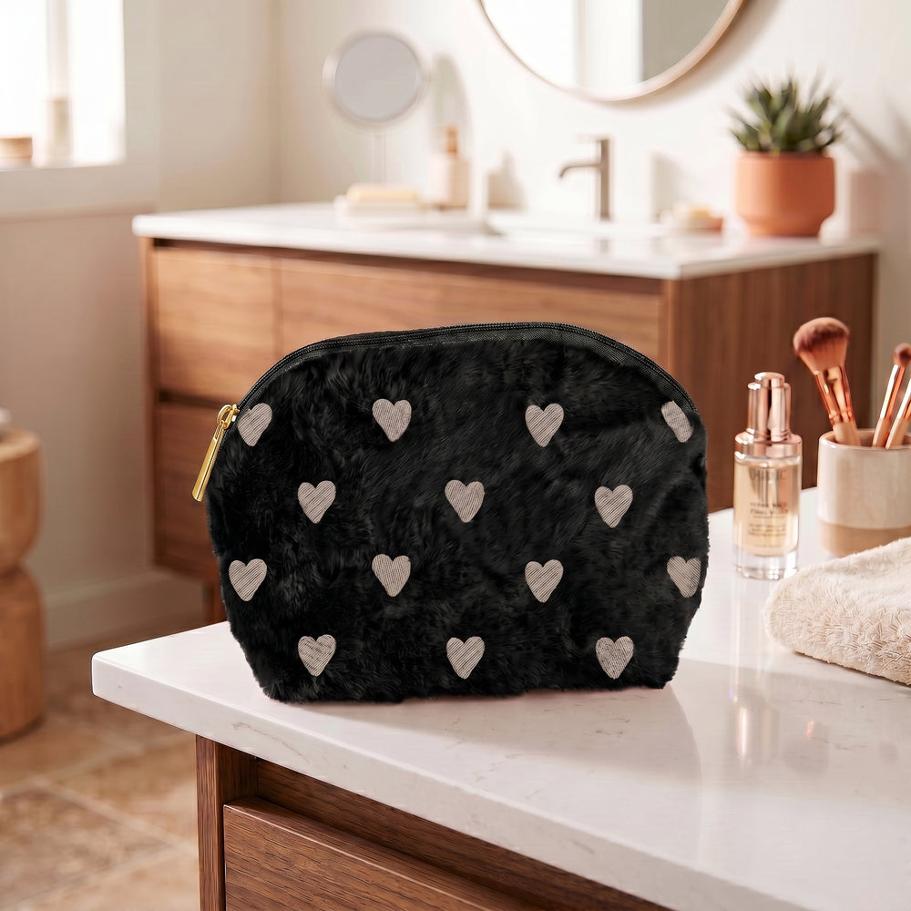 Faux fur pouch - Heart