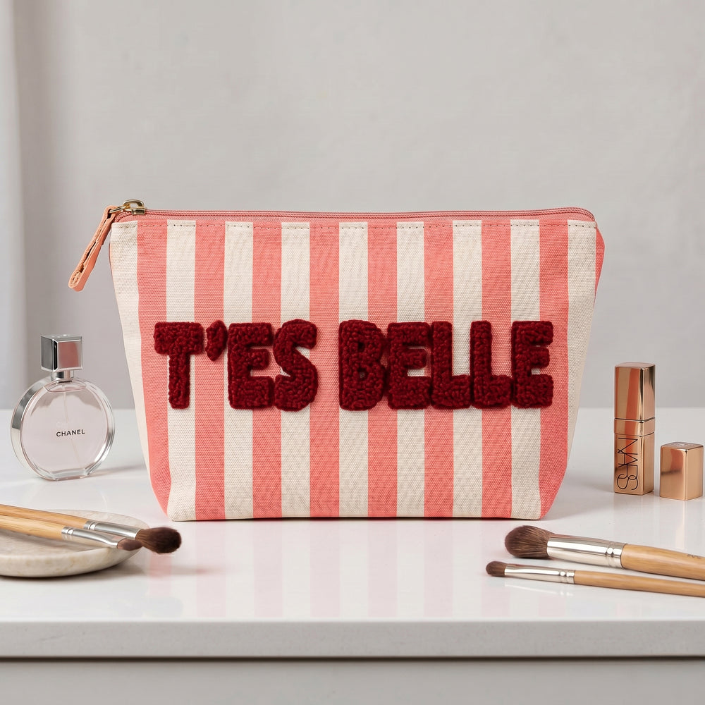 Pouch with sherpa lettering - T'es belle