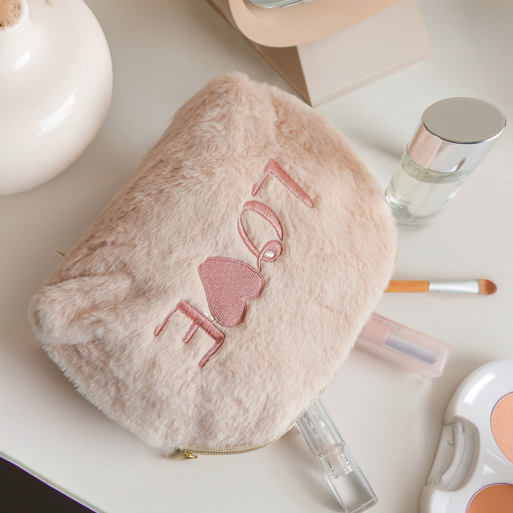 Faux fur pouch - Love